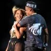 Jay Z et Beyoncé ignorent les rumeurs en concert dans le cadre de leur tournée "On The Run" à Pasadena, le 2 août 2014.
