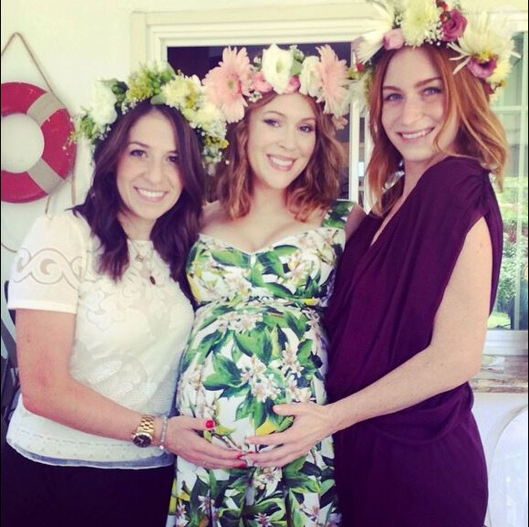 La jolie Alyssa Milano a fêté sa deuxième baby shower entourée de ses amies, le 10 août 2014.