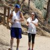 Lea Michele et son compagnon Matthew Paetz font une randonnée en amoureux à Hollywood, le 13 août 2014.