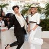 Chloë Grace Moretz et Juliette Binoche lors du photocall de Sils Maria à Cannes le 23 mai 2014