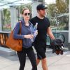 Emily Blunt et son mari John Krasinski sortent de la salle de sport Equinox Gym à Los Angeles. Le 7 mai 2014.