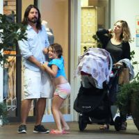 Dave Grohl : Un bébé, un décès... Le papa-poule navigue entre horreur et bonheur