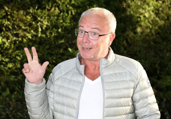 Olivier Baroux posant au photocall du film "On a marché sur Bangkok" lors 7ème Festival du Film Francophone d'Angoulême, à Angoulême, le 23 août 2014.