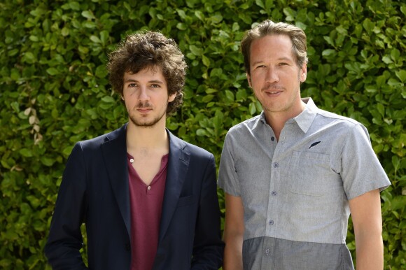 Vincent Lacoste et Reda Kateb posant au photocall du film "Hippocrate" lors 7ème Festival du Film Francophone d'Angoulême, à Angoulême, le 23 août 2014. 