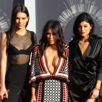 Kim Kardashian très décolletée, Kendall et Kylie Jenner : Trio sexy aux MTV VMA