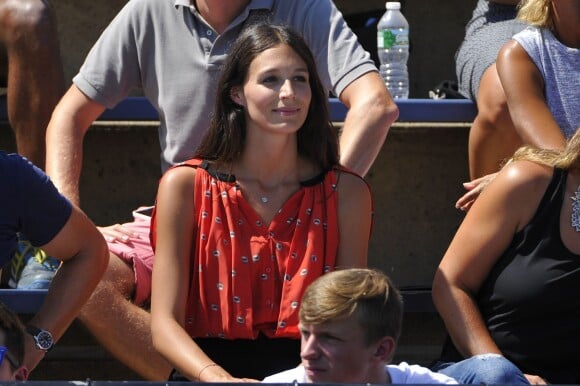 La chanteuse Pauline assiste au match de son compagnon Benoît Paire dans les tribunes de Flushing Meadows à l'occasion de l'US Open, le 25 août 2014
