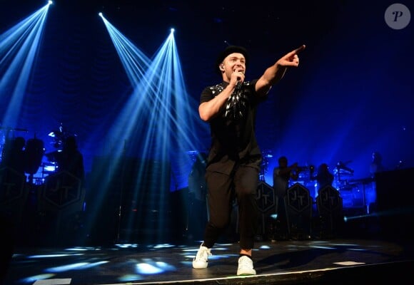 Justin Timberlae offre un cadeau d'anniversaire précieux à un de ses fans : il lui chante Happy Birthday devant 25 000 personnes lors d'un concert !
