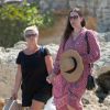 Liv Tyler en vacances avec son compagnon Dave Gardner et son fils Milo à Formentera, le 26 août 2014.