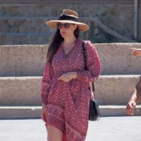 Liv Tyler : Vacances au soleil avec son chéri, rondeurs troublantes en vue...
