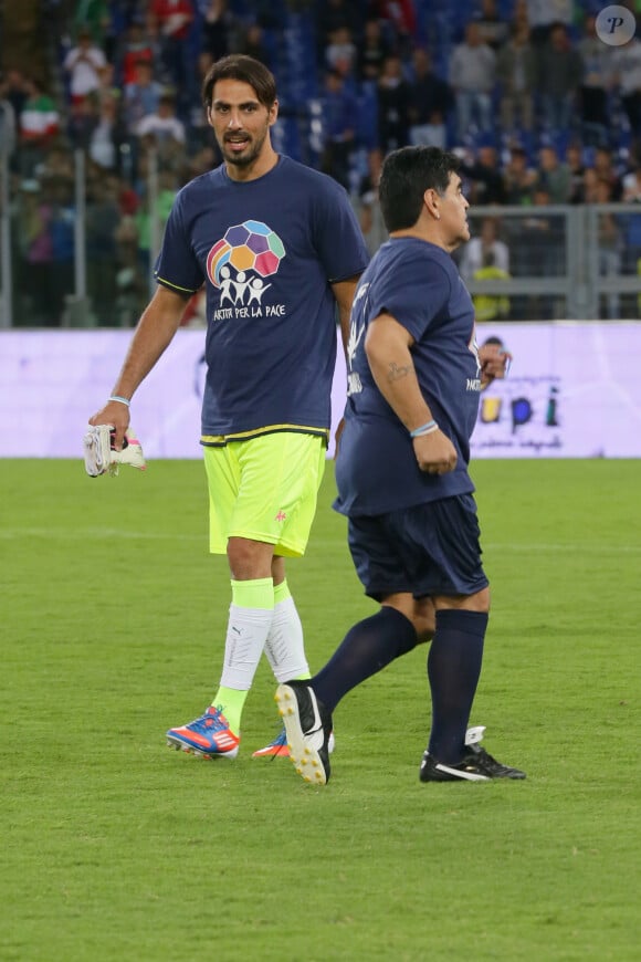 Gianluigi Buffon, Diego Maradona - Match de football interreligieux pour la paix à l'initiative du pape François à Rome en Italie le 1er septembre 2014.