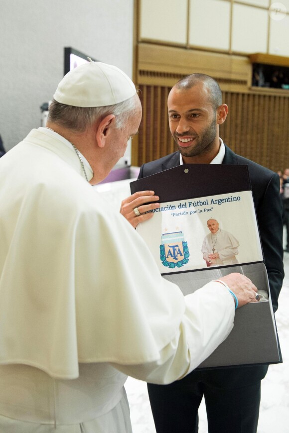 Rencontre de Javier Mascherano avec le pape François au Vatican, le 1er septembre 2014, en marge d'un match pour la paix à Rome. 