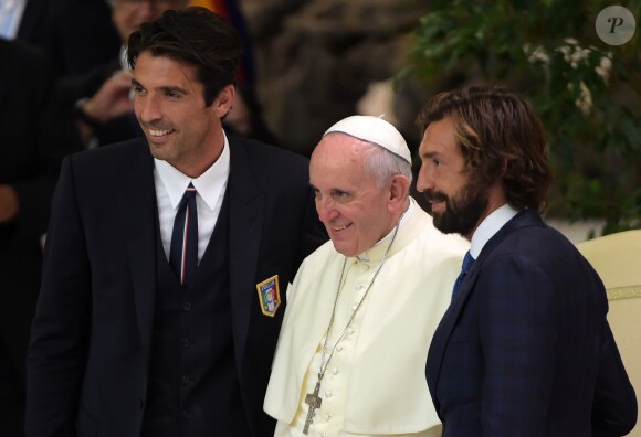 Gianluigi Buffon et Andrea Pirlo - Rencontre avec le pape François au Vatican, le 1er septembre 2014, en marge d'un match pour la paix à Rome. 
