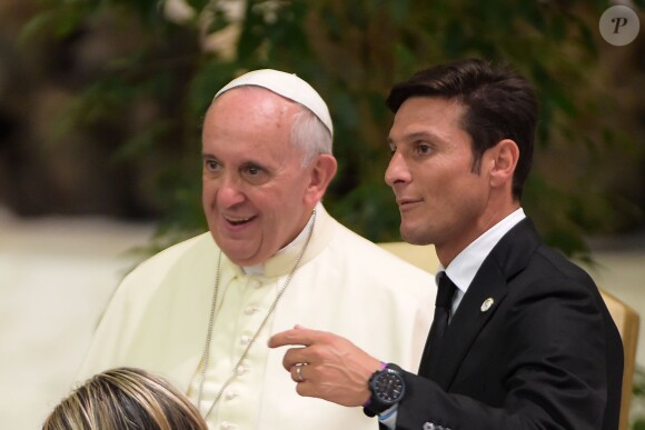 Javier Zanetti - Rencontre avec le pape François au Vatican, le 1er septembre 2014, en marge d'un match pour la paix à Rome. 