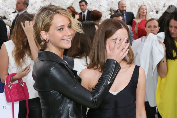 Jennifer Lawrence, Emma Watson au Musée Rodin à Paris, le 7 juillet 2014.