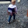 Amélie Neten (Secret Story 4) a dévoilé un cliché de son fils Hugo se rendant à l'école. Le 2 septembre 2014.