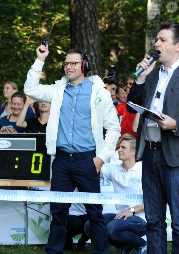 Le prince Daniel de Suède lors de la Journée du Sport Prince Daniel dans le parc du palais Haga, le 7 septembre 2014 à Stockholm