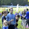 Le prince Daniel de Suède a accueilli près de 1 500 jeunes lors de la Journée du Sport Prince Daniel dans le parc du palais Haga, le 7 septembre 2014 à Stockholm