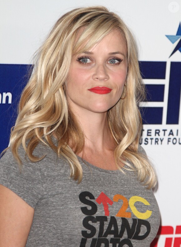 Reese Witherspoon lors de la soirée de charité Stand Up To Cancer (SU2C) au Dolby Theatre de Los Angeles, le 5 septembre 2014.