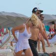  Pamela Anderson et Rick Salomon profitent de la plage &agrave; Miami Beach, le 5 septembre 2014. 