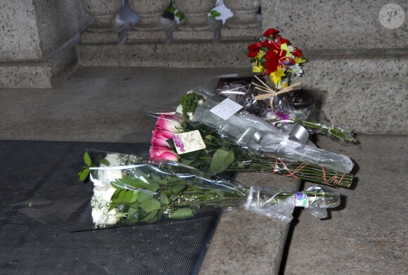 Les fans de Joan Rivers ont déposé des fleurs devant l'immeuble de son apaprtement à New York, le 4 septembre 2014