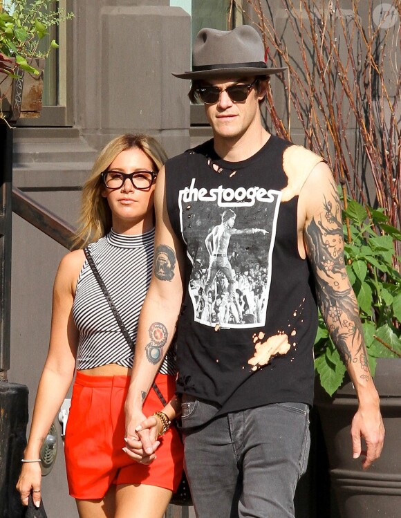Ashley Tisdale et Christopher French dans les rues de Soho à New York le 30 juillet 2014