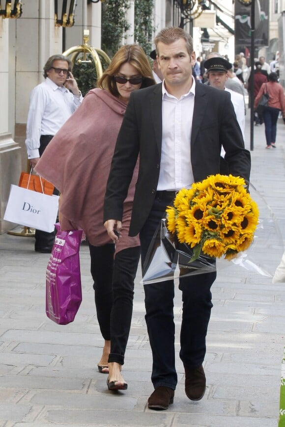 Mardi 9 septembre 2014, Carla Bruni-Sarkozy a déjeuné au Bristol en compagnie de son père biologique, Maurizio Remmert, et de son époux, Nicolas Sarkozy.
