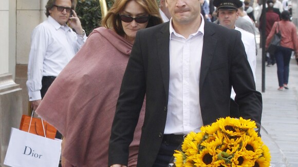 Carla Bruni-Sarkozy déjeune avec son père biologique, Nicolas les rejoint