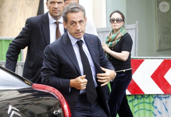 Mardi 9 septembre 2014, Nicolas Sarkozy a rejoint Carla au Bristol pour déjeuner avec son père biologique, Maurizio Remmert. L'ancien président a également croisé Jean-François Copé, l'ancien président de l'UMP. 