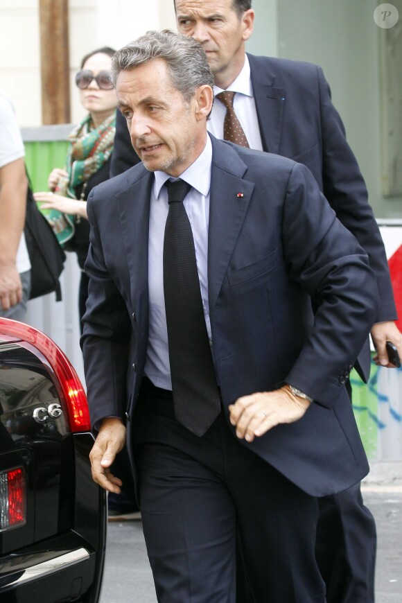 Mardi 9 septembre 2014, l'ancien président Nicolas Sarkozy a rejoint Carla au Bristol pour déjeuner avec son père biologique, Maurizio Remmert. L'ancien président a également croisé Jean-François Copé, l'ancien président de l'UMP.