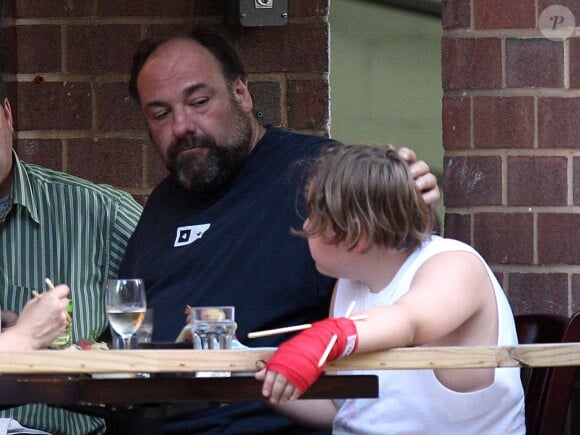James Gandolfini déjeunant à New York en famille le 23 juin 2010