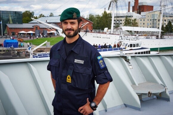 Le prince Carl Philip de Suède pose le 31 août 2014 à bord du HMS Carlskrona dans le cadre de l'exercice militaire Northern Coasts en mer Baltique.