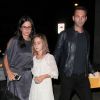 Courteney Cox, sa fille Coco Arquette et son compagnon Johnny McDaid sont allés dîner au restaurant Craig à West Hollywood. Le 10 septembre 2014.