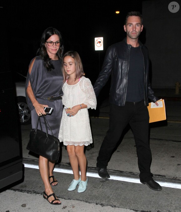 Courteney Cox, sa fille Coco Arquette et son fiancé Johnny McDaid sont allés dîner au restaurant Craig à West Hollywood. Le 10 septembre 2014.
