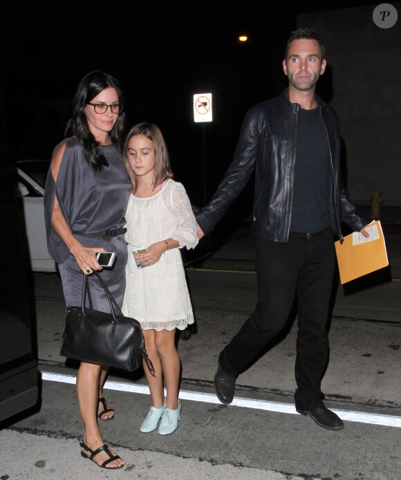 Courteney Cox, sa fille Coco Arquette et son compagnon Johnny McDaid sont allés dîner au restaurant Craig à West Hollywood. Le 10 septembre 2014.