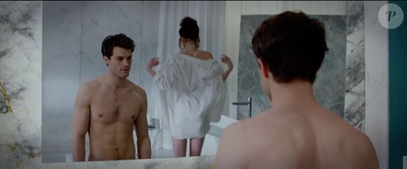 Dakota Johnson et Jamie Dornan dans la bande-annonce très attendue du film "Cinquante nuances de Grey" (Fifty Shades of Grey).