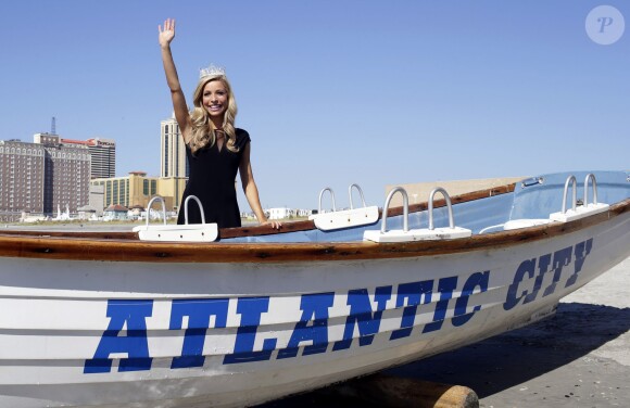 Kira Kazantsev, Miss America 2015, prend la pose à Atlantic City, le 15 septembre 2014