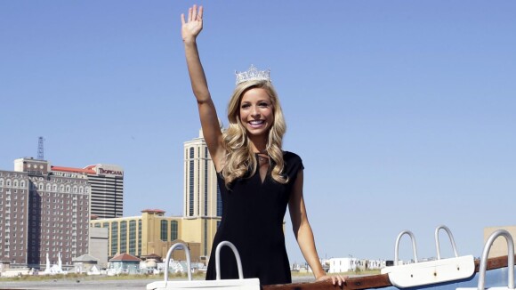 Miss America 2015 : Kira Kazantsev, élue, peut être ''Happy''