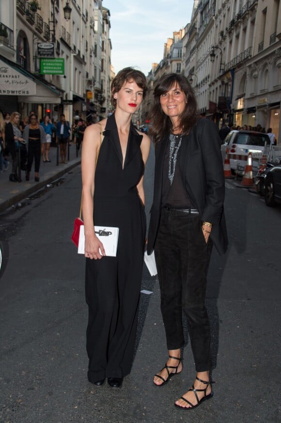 Saskia de Brauw et Emmanuelle Alt lors de la Vogue Fashion Night Out 2014 à Paris, le 16 septembre 2014.