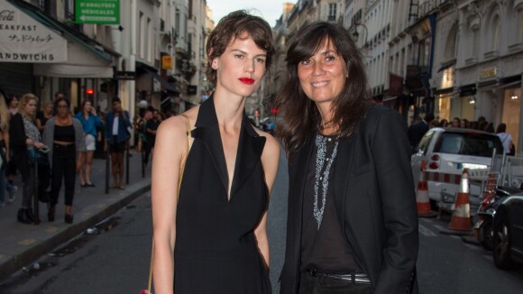 Emmanuelle Alt : Chic meneuse de bande à la Vogue Fashion Night Out