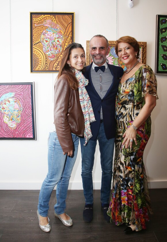 Exclusif - Adeline Blondieau et Gianni Lorenzon posent avec l'artiste - Vernissage de l'exposition "Tattoo" de Pascale Garnier-Cowan à la galerie "15 Saussure" à Paris, le 16 septembre 2014.