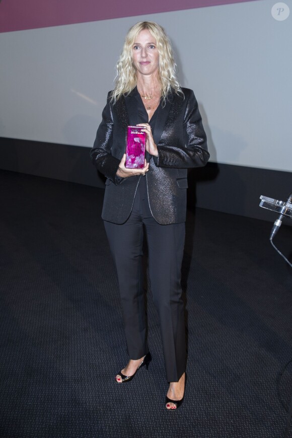 Sandrine Kiberlain héroïne du film "Elle l'adore" - Soirée du "Grand Prix Elle Cinéma 2014" à Paris le 18 septembre 2014.