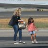 Semi-Exclusif - Jennifer Lopez a pris un vol privé avec ses enfants à l'aéroport de Los Angeles, le 15 septembre 2014
