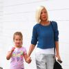 Tori Spelling emmène sa petite Stella à la salle de sport tandis qu'elle tourne sa télé-réalité, le 20 septembre 2014 à Studio City en Californie.