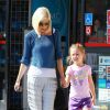 Tori Spelling emmène sa fille Stella à la salle de sport tandis qu'elle tourne sa télé-réalité, le 20 septembre 2014 à Studio City en Californie.