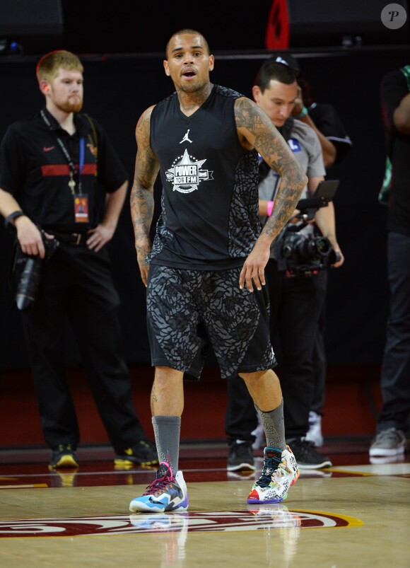 Chris Brown participe au match de basket-ball caritatif Power 106 All-Star à l'USC Galen Center. Los Angeles, le 21 septembre 2014.