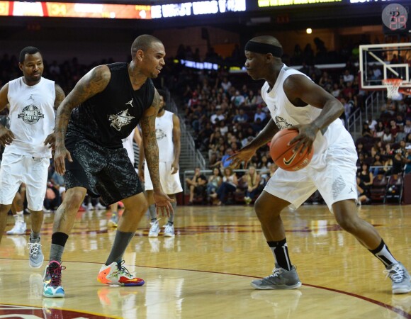 Chris Brown participe au match de basket-ball caritatif Power 106 All-Star à l'USC Galen Center. Los Angeles, le 21 septembre 2014.