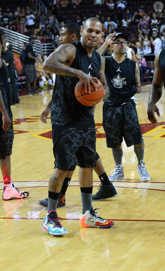 Chris Brown participe au match de basket-ball caritatif Power 106 All-Star à l'USC Galen Center. Los Angeles, le 21 septembre 2014.