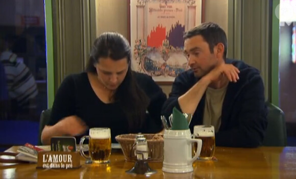 Aurélie et Thierry, leurs premières tensions à Prague - "L'amour est dans le pré 2014" sur M6. Emission du 1er septembre 2014.