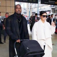 Kim Kardashian, Kanye et North West : Arrivée en famille à Paris