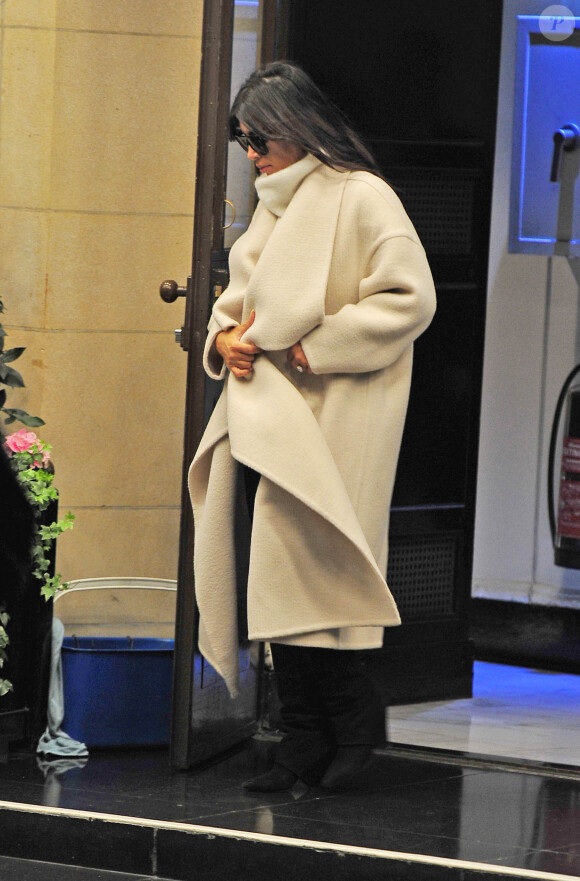 Kim Kardashian arrive à la gare Kings Cross St. Pancras pour prendre un Eurostar à destination de Paris. Le 24 septembre 2014.